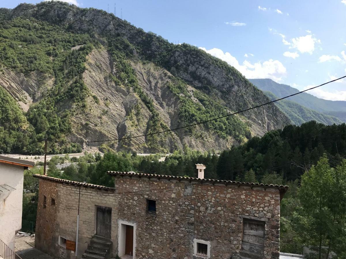 Gite De La Fontaine Gorges De Daluis Kültér fotó